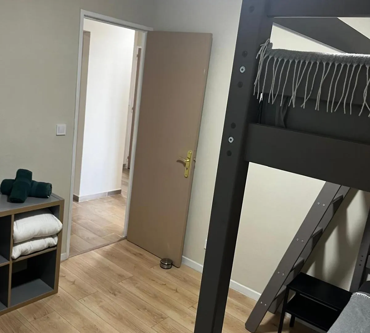 Daire Appartement, Vue Sur L'Etang, Proche Aeroport. Vitrolles