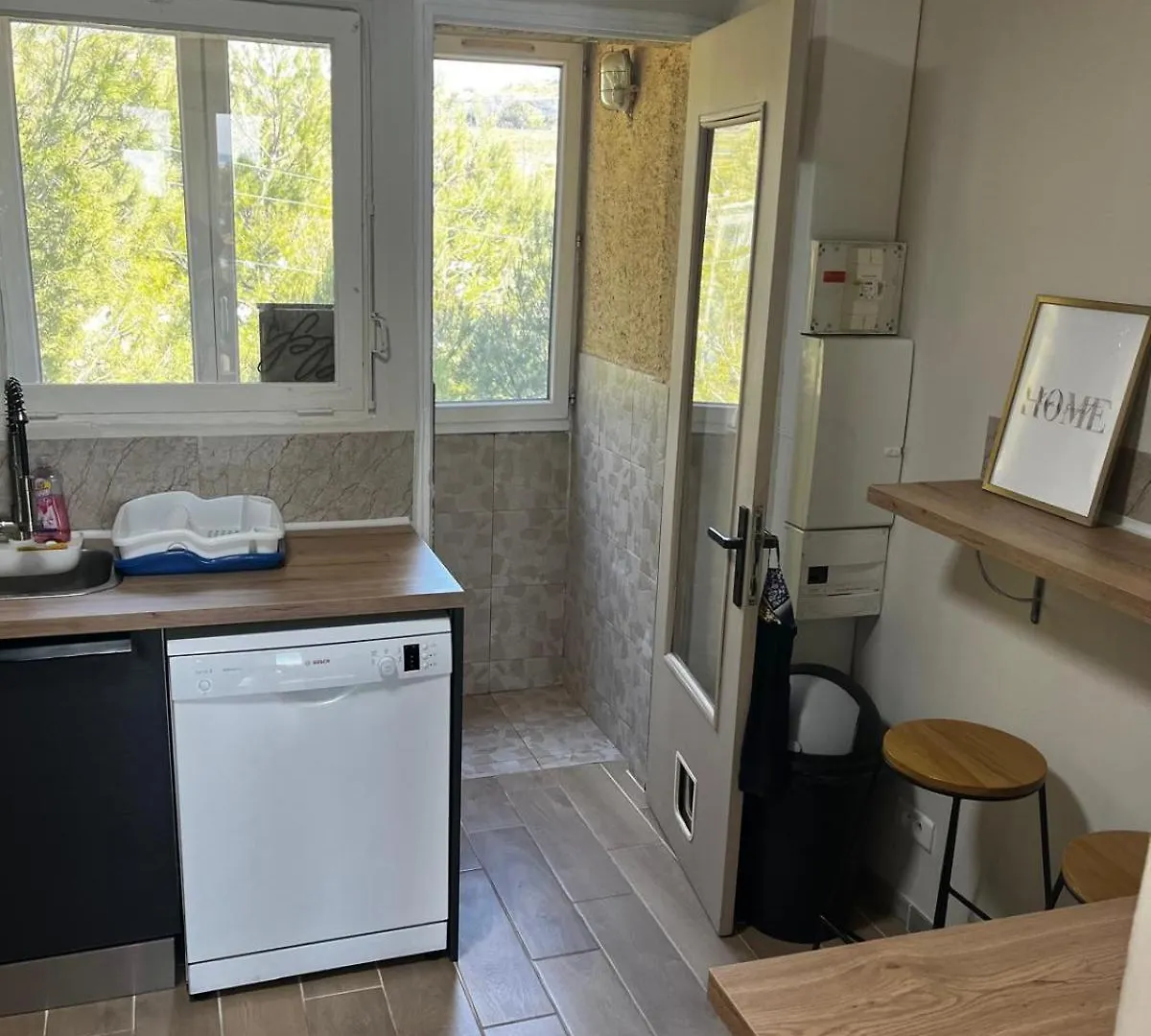Daire Appartement, Vue Sur L'Etang, Proche Aeroport. Vitrolles